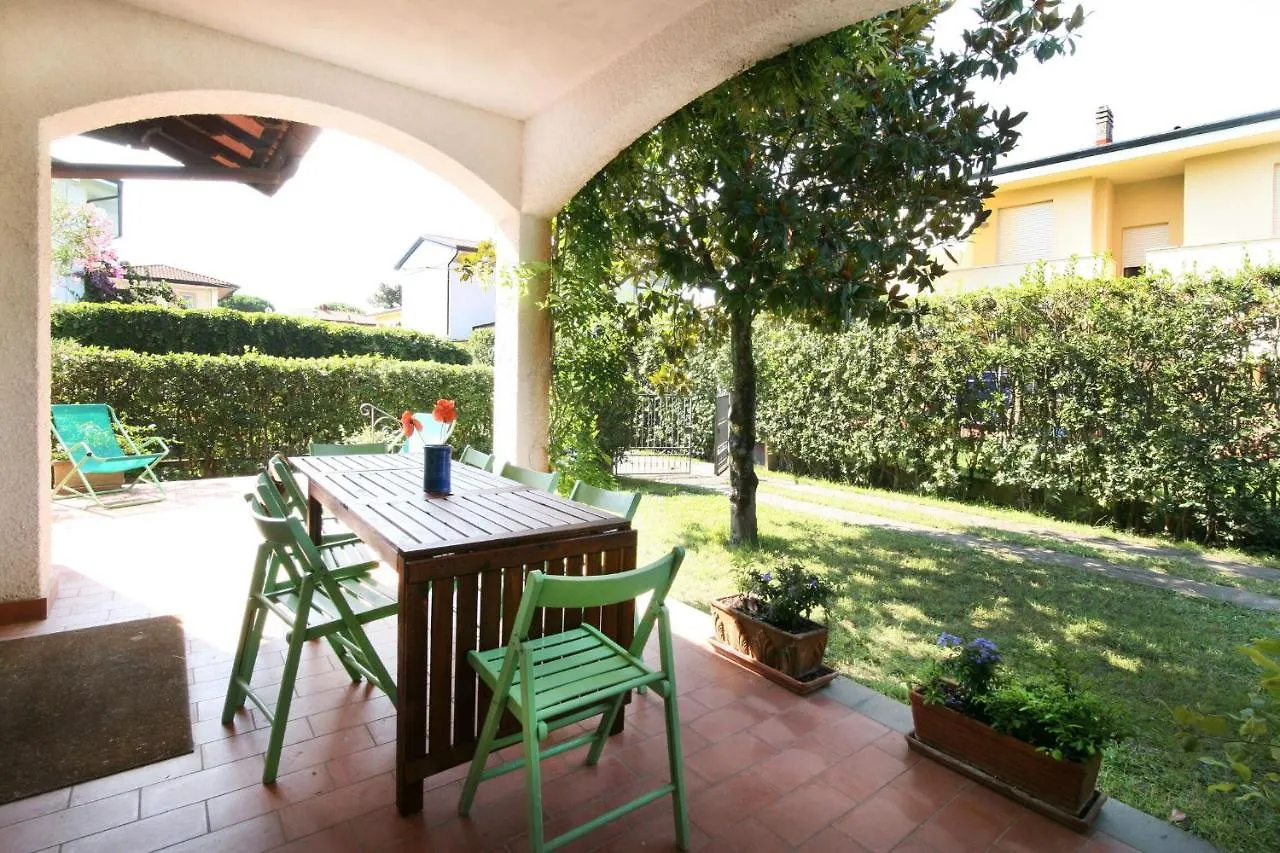 Villa Cremona Forte dei Marmi 0*,